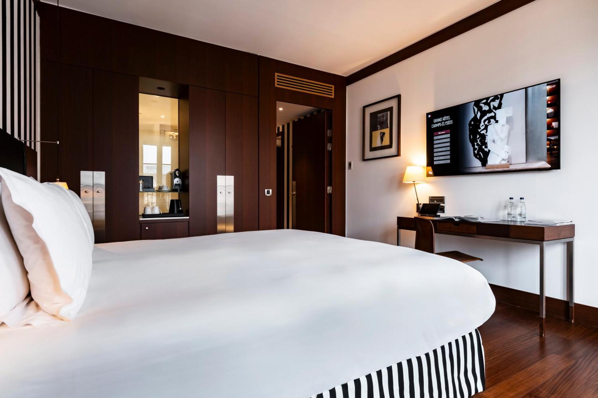 Grand Hotel Champs-Elysees Paris Exterior foto